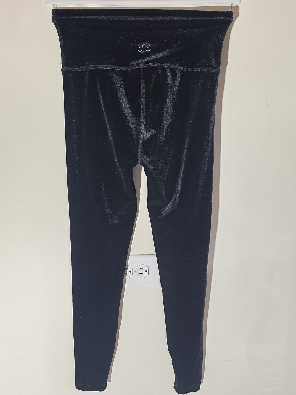 Beyond Yoga Black Velvet Leggings with Subtle Logo (Size M)